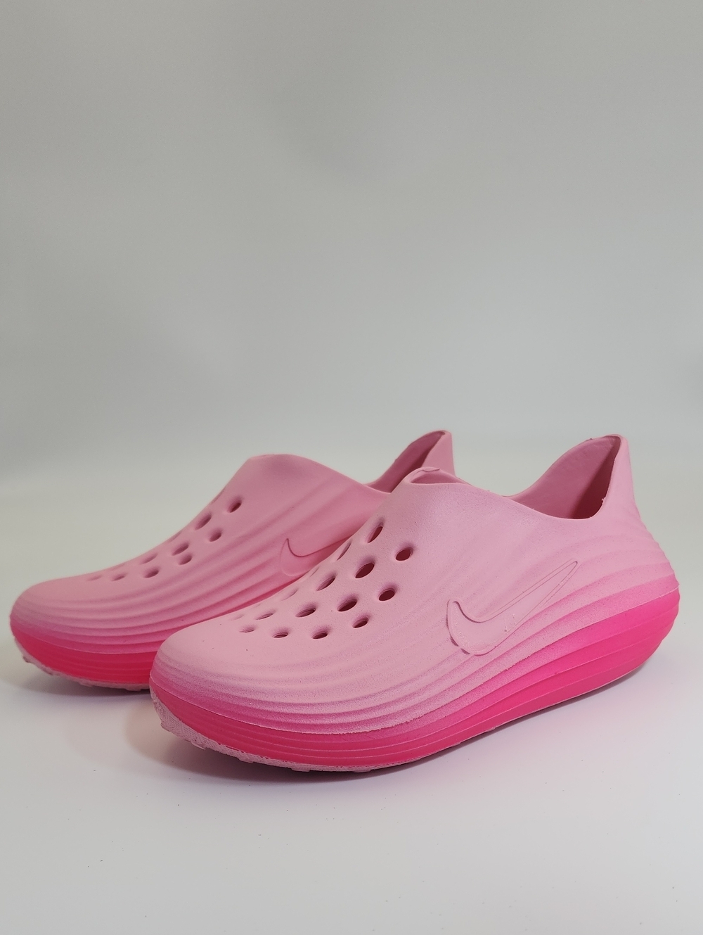 Nike ReactX Rejuven8  Picksicle size 39 Women’s Slip-On Sneakers